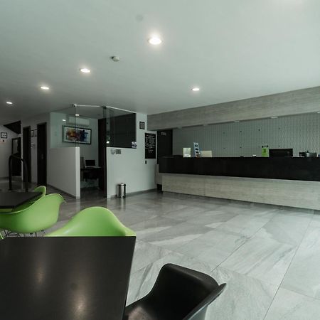 Hotel Lemon Green -Zona Expo Frente Al Centro De Convenciones غوادالاجارا المظهر الخارجي الصورة