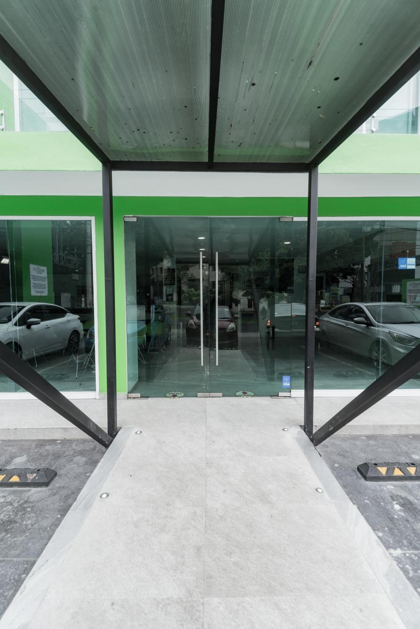 Hotel Lemon Green -Zona Expo Frente Al Centro De Convenciones غوادالاجارا المظهر الخارجي الصورة