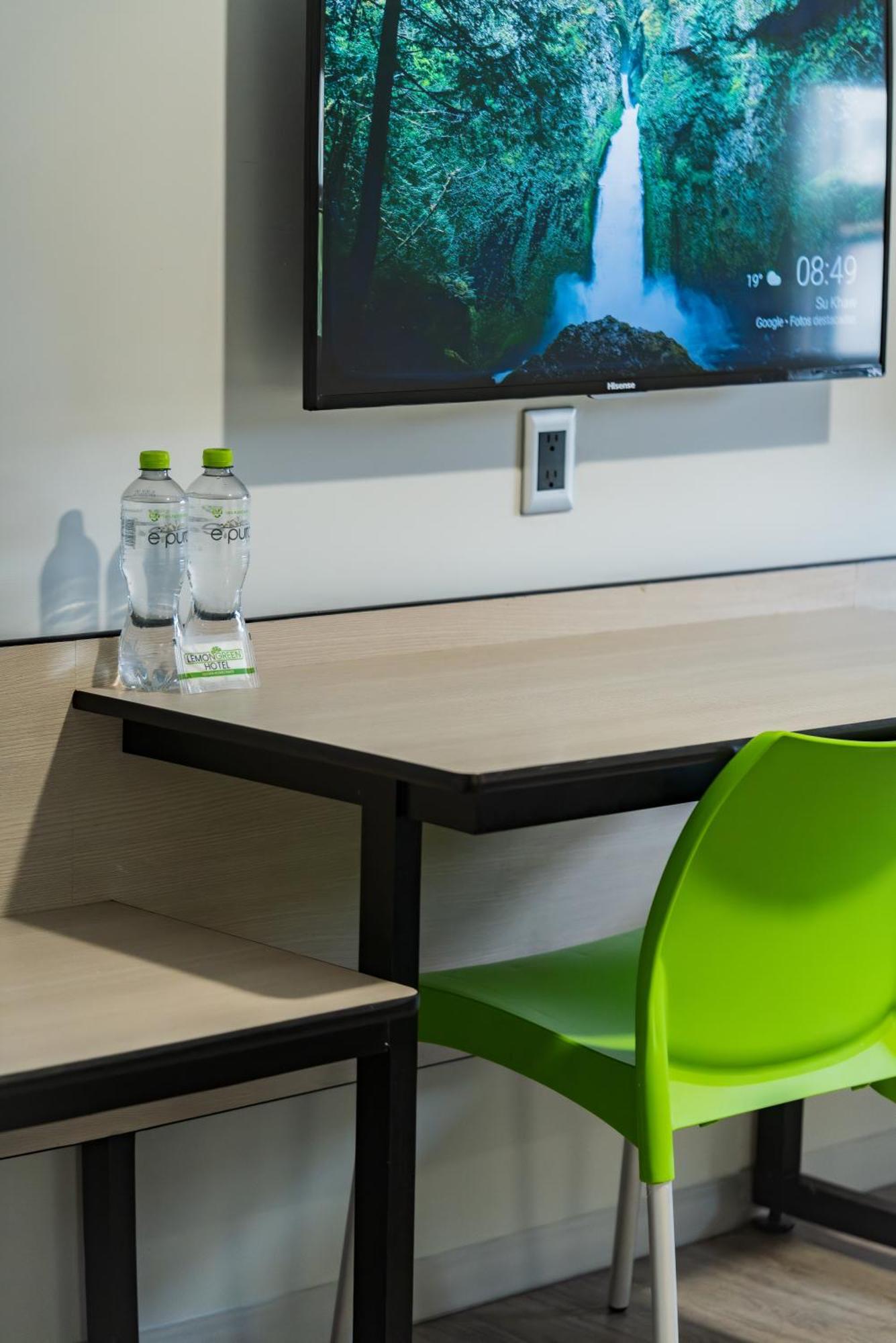Hotel Lemon Green -Zona Expo Frente Al Centro De Convenciones غوادالاجارا المظهر الخارجي الصورة