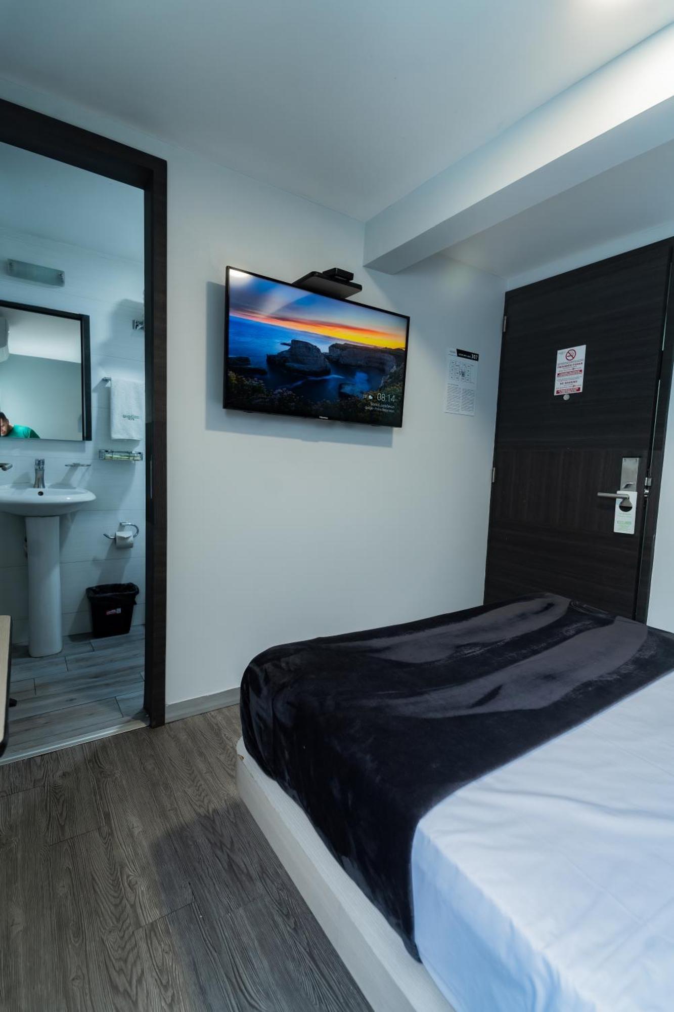 Hotel Lemon Green -Zona Expo Frente Al Centro De Convenciones غوادالاجارا المظهر الخارجي الصورة