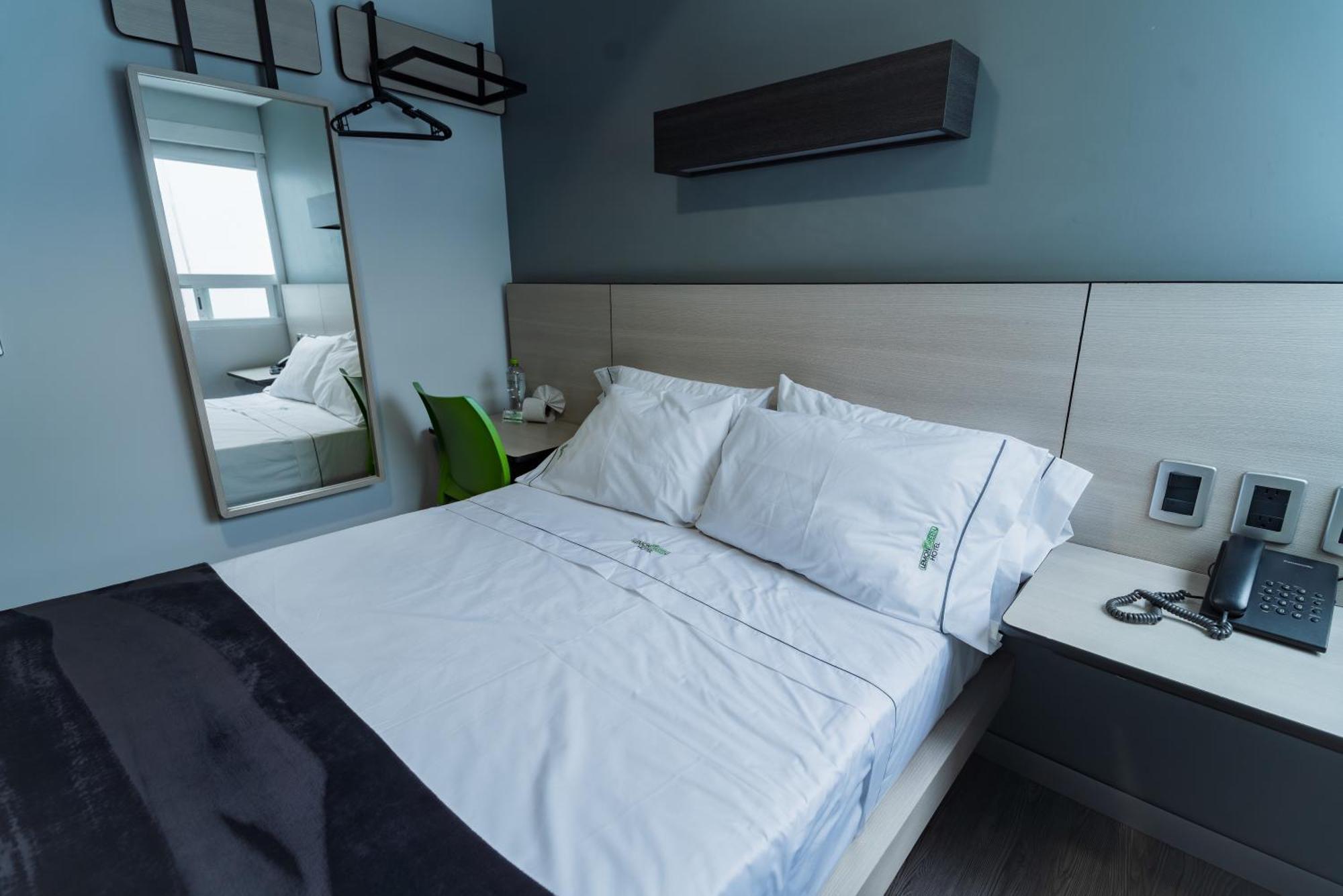 Hotel Lemon Green -Zona Expo Frente Al Centro De Convenciones غوادالاجارا المظهر الخارجي الصورة