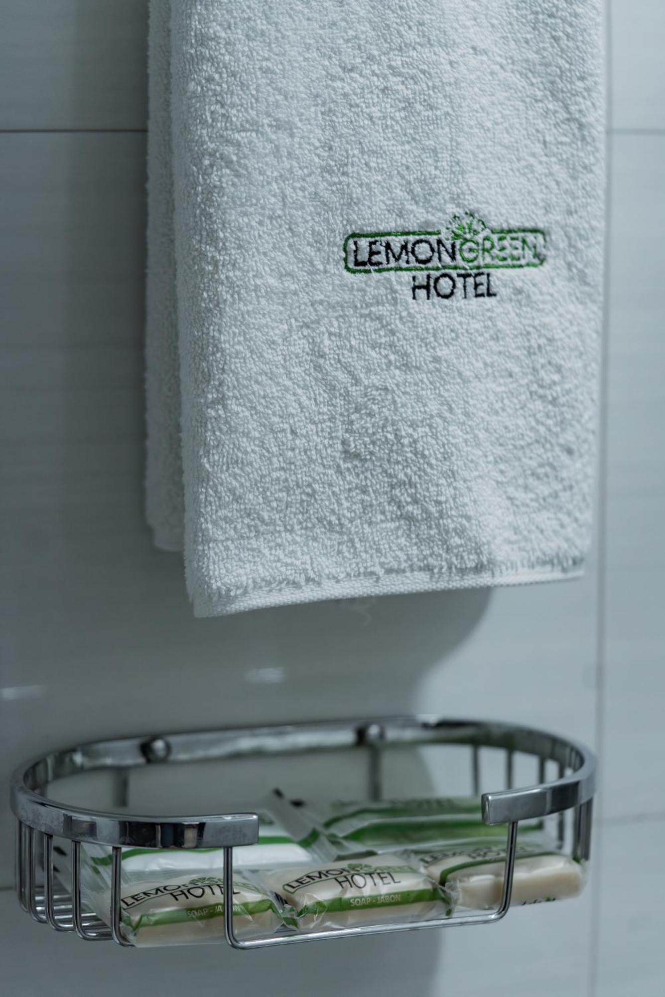 Hotel Lemon Green -Zona Expo Frente Al Centro De Convenciones غوادالاجارا المظهر الخارجي الصورة