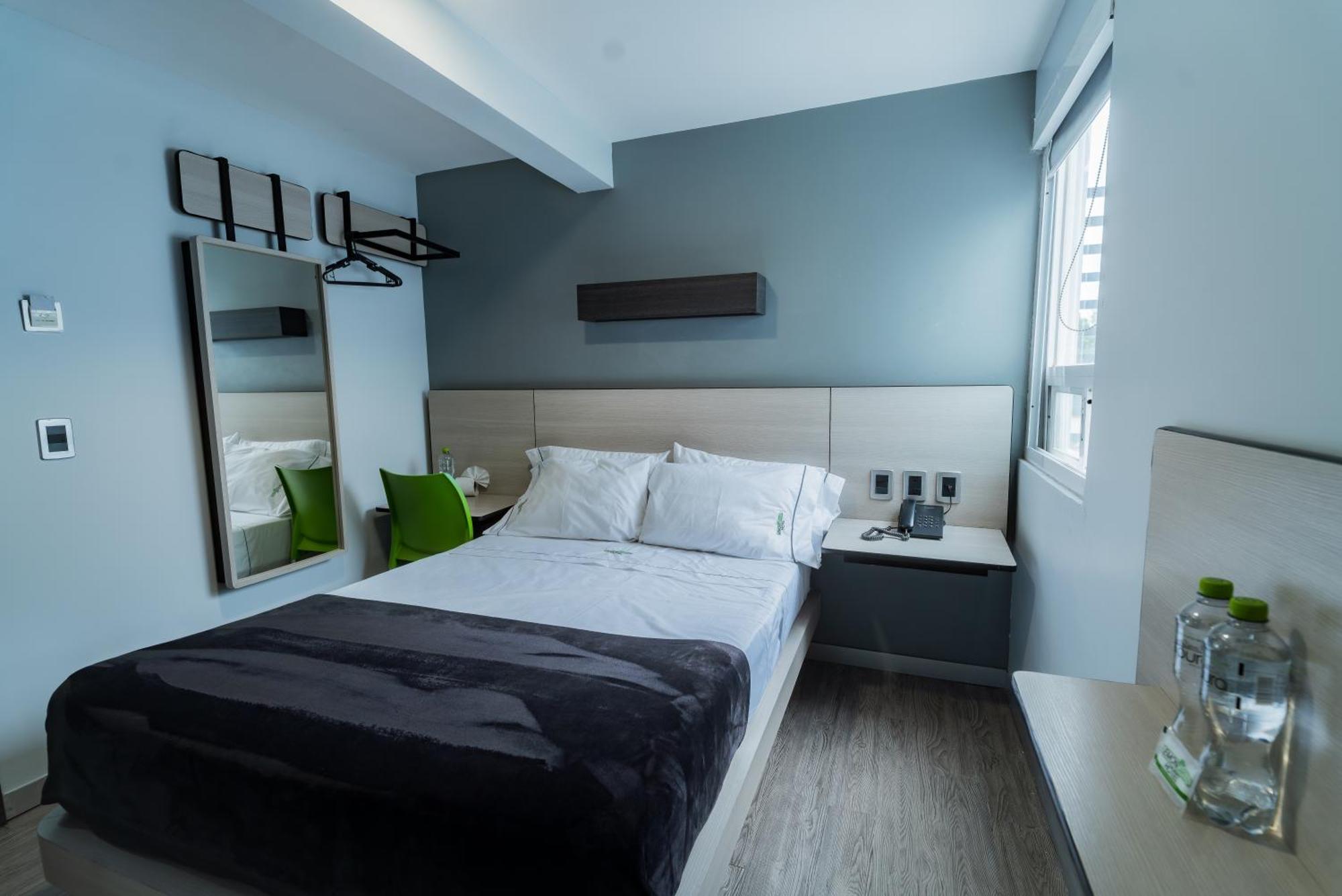 Hotel Lemon Green -Zona Expo Frente Al Centro De Convenciones غوادالاجارا المظهر الخارجي الصورة