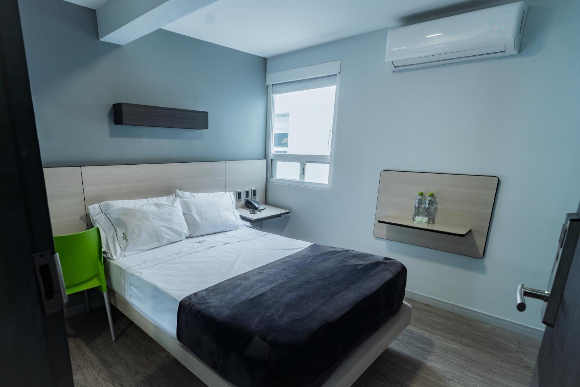 Hotel Lemon Green -Zona Expo Frente Al Centro De Convenciones غوادالاجارا المظهر الخارجي الصورة