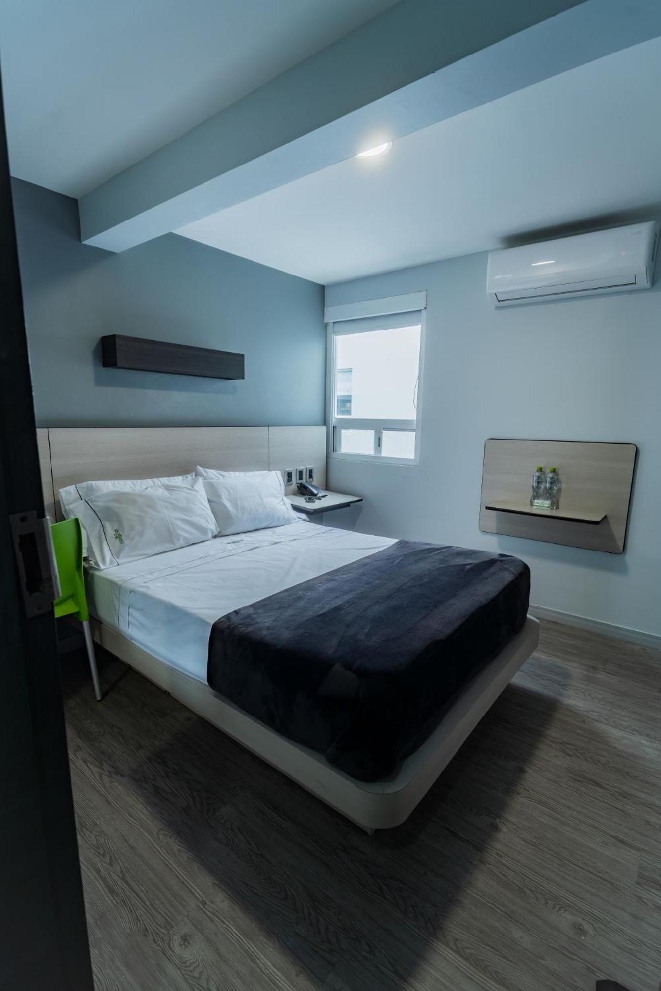 Hotel Lemon Green -Zona Expo Frente Al Centro De Convenciones غوادالاجارا المظهر الخارجي الصورة