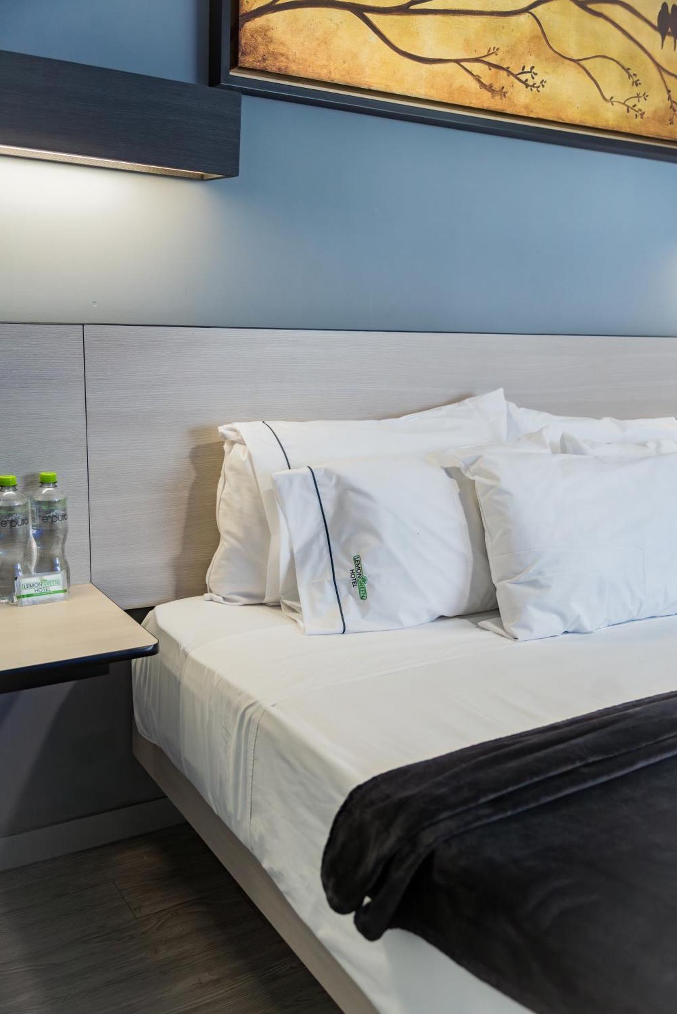 Hotel Lemon Green -Zona Expo Frente Al Centro De Convenciones غوادالاجارا المظهر الخارجي الصورة