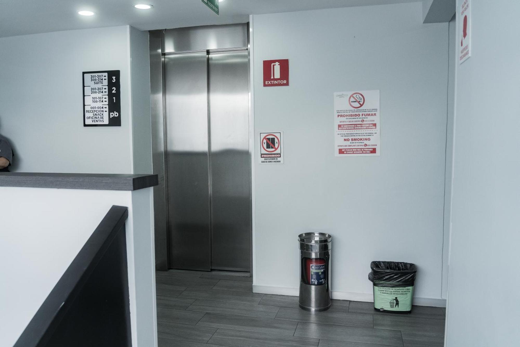 Hotel Lemon Green -Zona Expo Frente Al Centro De Convenciones غوادالاجارا المظهر الخارجي الصورة