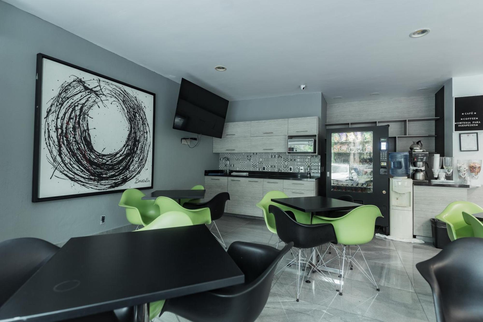 Hotel Lemon Green -Zona Expo Frente Al Centro De Convenciones غوادالاجارا المظهر الخارجي الصورة